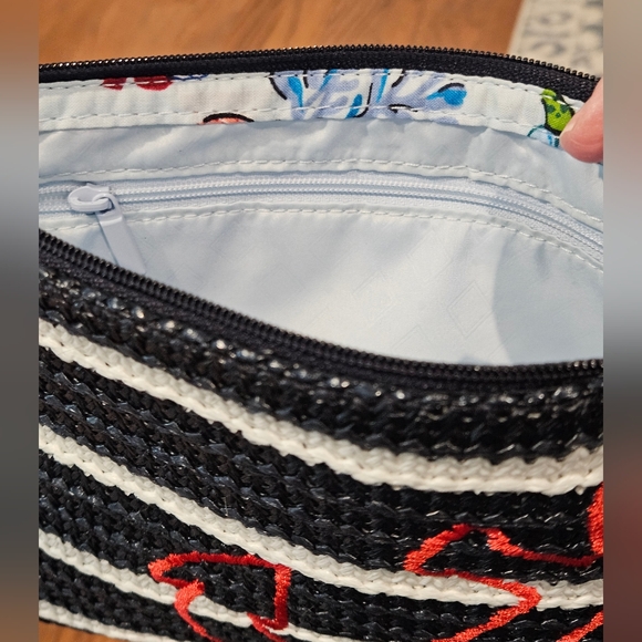 Vera Bradley straw beach wristlet - Picture 4 of 4